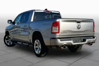 Ram 1500 2022 4x4 Lone Star 4dr Crew Cab batea de 5.6 pies