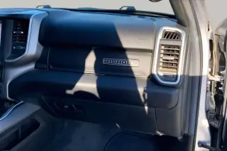 Ram 1500 2022 4x4 Lone Star 4dr Crew Cab batea de 5.6 pies