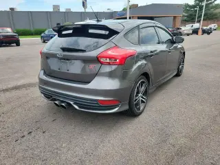 Ford Focus 2015 ST 5 puertas Hatchback