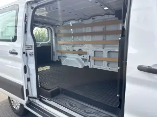 Ford Transit 2025 250 3 puertas LWB techo bajo furgoneta de carga