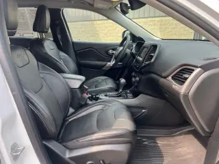 Jeep Cherokee 2021 4x4 Latitude Lux SUV 4p