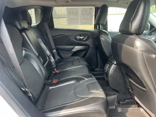 Jeep Cherokee 2021 4x4 Latitude Lux SUV 4p
