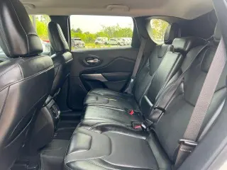 Jeep Cherokee 2021 4x4 Latitude Lux SUV 4p