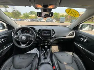 Jeep Cherokee 2021 4x4 Latitude Lux SUV 4p