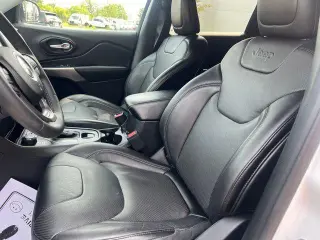Jeep Cherokee 2021 4x4 Latitude Lux SUV 4p