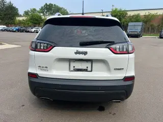 Jeep Cherokee 2021 4x4 Latitude Lux SUV 4p