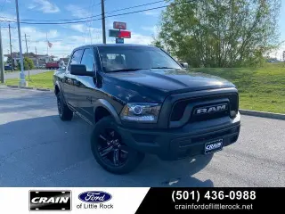Ram 1500 Classic 2024 4x4 SLT 4 puertas Cabina Crew 5.5 pies SB Pickup