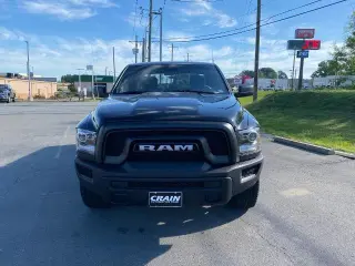 Ram 1500 Classic 2024 4x4 SLT 4 puertas Cabina Crew 5.5 pies SB Pickup