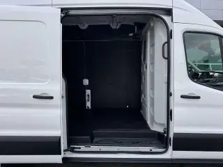 Ford Transit 2024 Furgón de Carga 250 de 3 puertas, batalla larga (LWB), techo alto y carrocería extendida