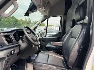 Ford Transit 2024 Furgón de Carga 250 de 3 puertas, batalla larga (LWB), techo alto y carrocería extendida