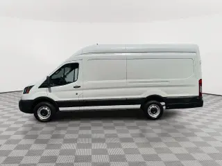 Ford Transit 2024 Furgón de Carga 250 de 3 puertas, batalla larga (LWB), techo alto y carrocería extendida
