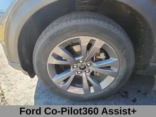 Ford Explorer 2023 AWD XLT SUV de 4 puertas