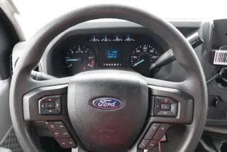 Ford E-Series 2024 E-350 SD 2 puertas 138 pulg. WB SRW chasis de corte