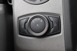 Ford E-Series 2024 E-350 SD 2 puertas 138 pulg. WB SRW chasis de corte