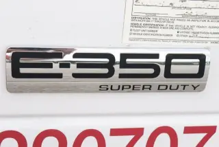 Ford E-Series 2024 E-350 SD 2 puertas 138 pulg. WB SRW chasis de corte