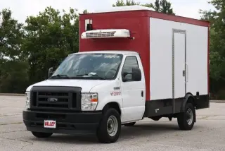 Ford E-Series 2024 E-350 SD 2 puertas 138 pulg. WB SRW chasis de corte