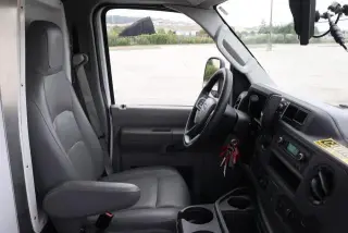 Ford E-Series 2024 E-350 SD 2 puertas 138 pulg. WB SRW Chasis Cutaway