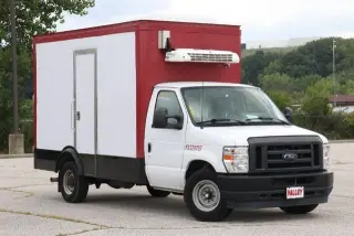 Ford E-Series 2024 E-350 SD 2 puertas 138 pulg. WB SRW Chasis Cutaway