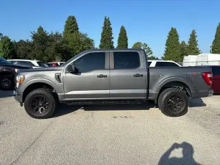 Ford F-150 2022 4x4 XL 4p SuperCrew 5.5 ft. SB