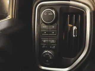Chevrolet Silverado 1500 2020 4x4 RST 4dr Crew Cab 5.8 ft. SB
