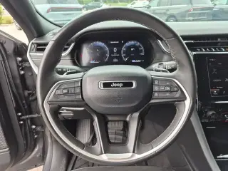 Jeep Grand Cherokee L 2024 4x4 Laredo 4puertas SUV