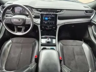 Jeep Grand Cherokee L 2024 4x4 Laredo 4puertas SUV