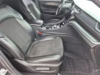 Jeep Grand Cherokee L 2024 4x4 Laredo 4puertas SUV