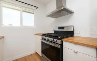 1BED 1BAT UNIT IN GARDENA