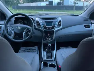 Hyundai Elantra 2015