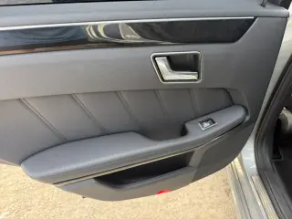 2010 Mercedes-Benz E-CLASS