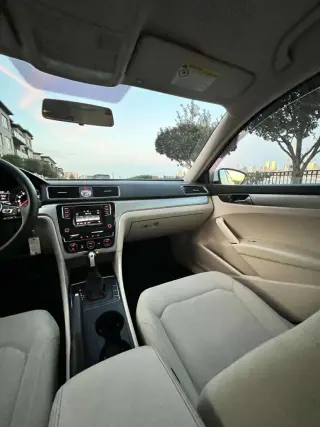 2017 Volkswagen PASSAT