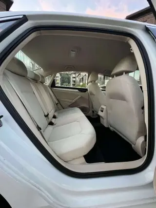 2017 Volkswagen PASSAT
