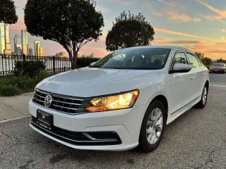 2017 Volkswagen PASSAT