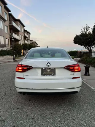 2017 Volkswagen PASSAT