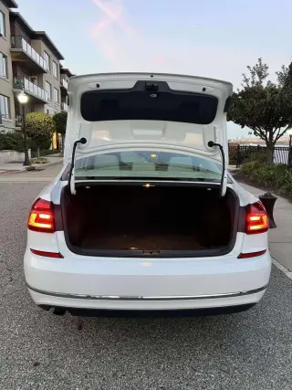 2017 Volkswagen PASSAT
