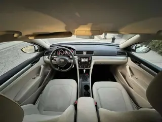2017 Volkswagen PASSAT