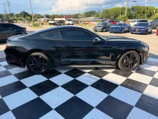 2016 Ford MUSTANG