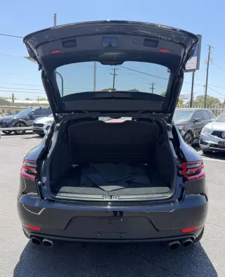 2017 PORSCHE MACAN
