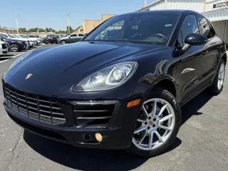 2017 PORSCHE MACAN