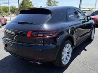 2017 PORSCHE MACAN
