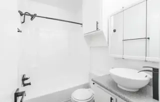1 bedroom Apt in Koreatown