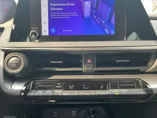 2024 TOYOTA PRIUS