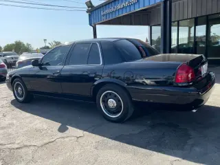 2009 Ford CROWN VICTORIA