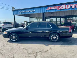 2009 Ford CROWN VICTORIA