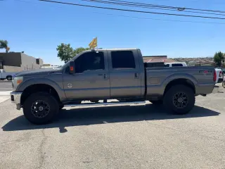 2011 Ford F250 SUPER DUTY CREW CAB