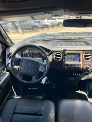 2011 Ford F250 SUPER DUTY CREW CAB
