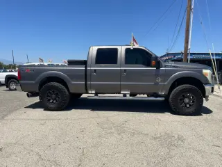 2011 Ford F250 SUPER DUTY CREW CAB