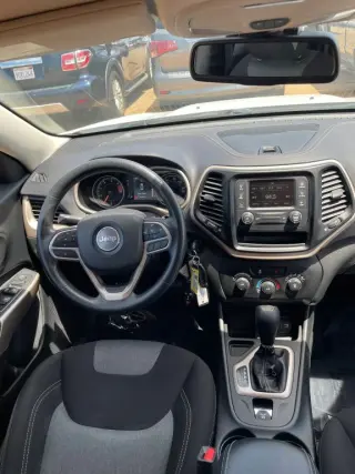 2017 Jeep CHEROKEE