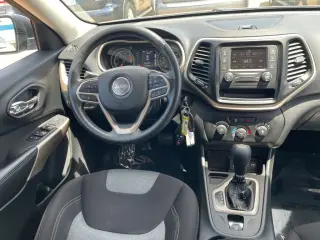 2017 Jeep CHEROKEE