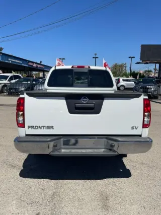 2017 Nissan FRONTIER CREW CAB